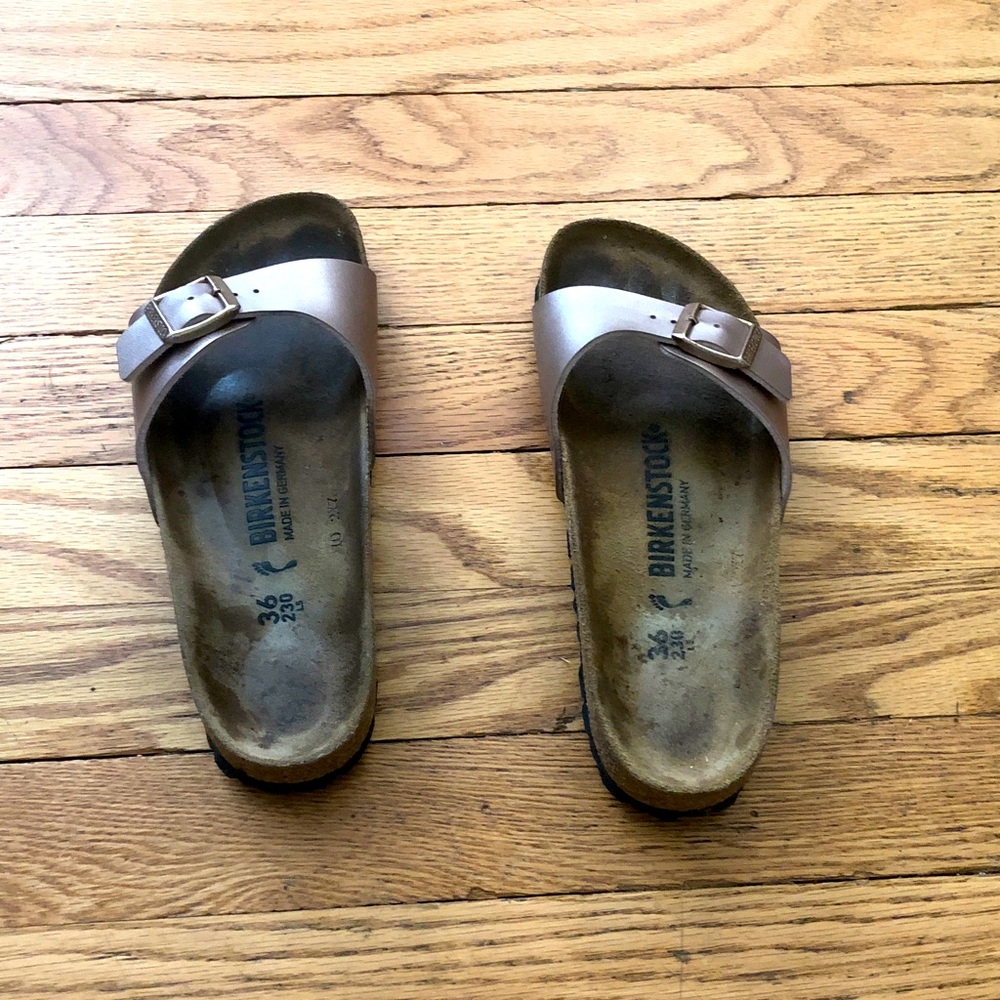 Birkenstock Metallic Bronze Pink Sandals. Size 36. Lightly worn.